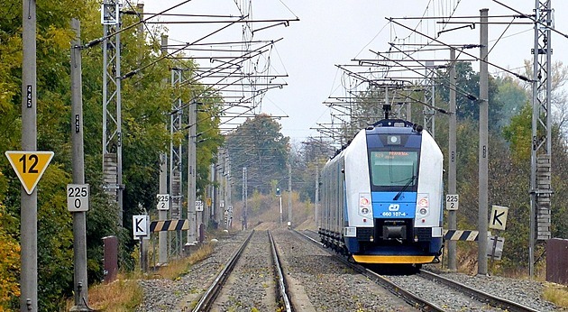 Opravuje se nejvytíženější železniční trať v zemi, vyšší rychlost je v nedohlednu