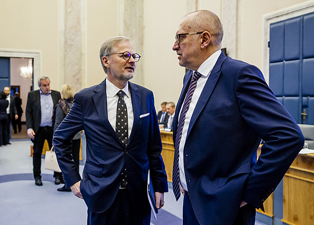 Vláda rozhoduje o zvýšení základních platů učitelů od ledna o sedm procent