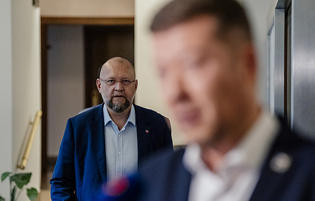 Budoucí opozici vadí, že vládní poslanci podepíší dodatek ke koaliční smlouvě