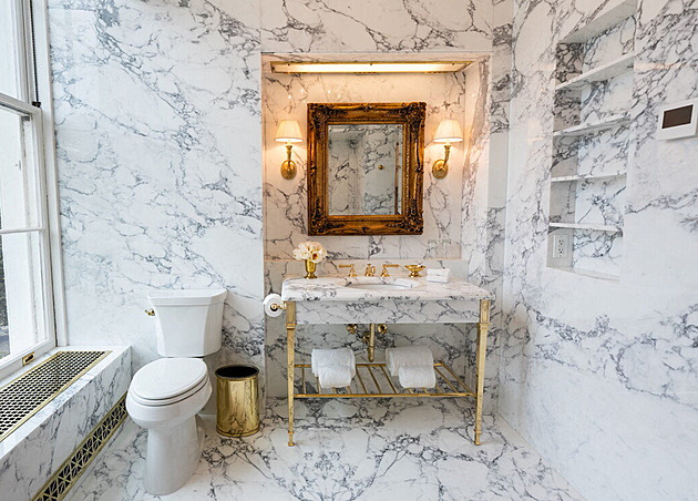 Trump změnil Lincolnovu koupelnu v Bílém domě, art deco nahradily mramor a zlato