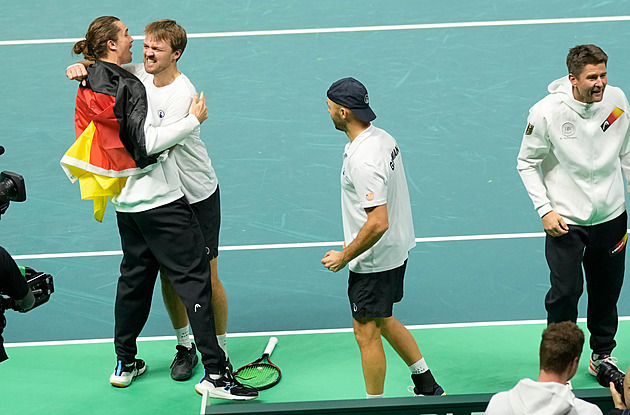 Euforie v jednu ráno. Němci dokonali obrat v Davis Cupu díky napínavé čtyřhře