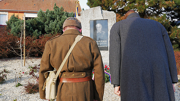 V rodišti prezidenta Svobody vzpomínali. A představili knihu o jeho spolubojovnících
