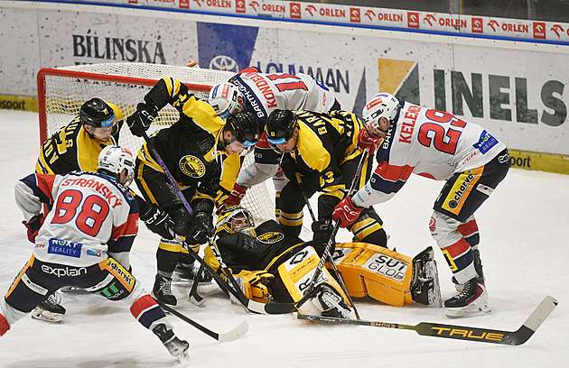 ONLINE: Pardubice bojují v Litvínově, Kometu čeká Třinec. Sparta vyzve Plzeň