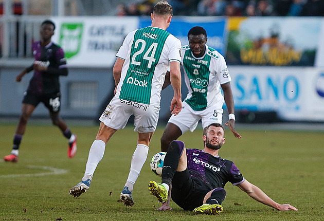 ONLINE: Jablonec - Slavia 0:1, hosté po půlhodině vedou. V úvodu pálil Suleiman