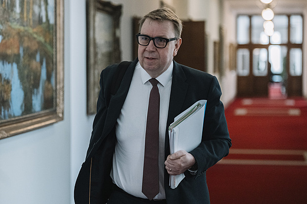 Důchodový věk na 65 letech zastropuje vláda později, nejspíš až od roku 2028