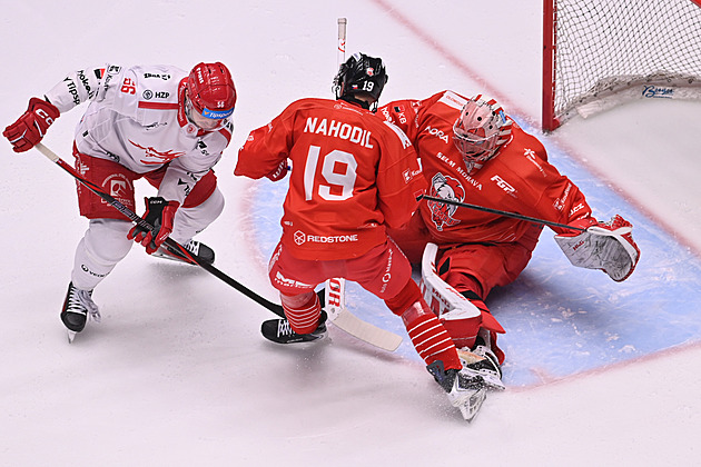 ONLINE: Třinec v předkole hostí Olomouc, chystá se i Kometa. Sparta postrádá opory
