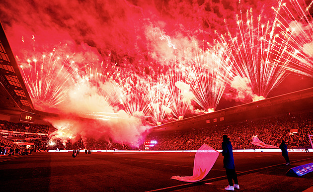 Fyzioterapeut Slavie, který nakopl Kuchtu, vyvázne bez trestu. Není totiž členem FAČR