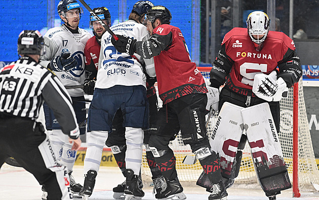 ONLINE: Začíná čtvrtfinále extraligy. Plzeň hostí Spartu, Kometa zavítá do Pardubic