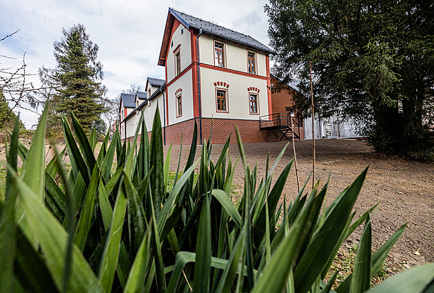 Jako před 130 lety, ale s chytrým skleníkem a sýrárnou. Budoucí farmáři mají hezčí školu