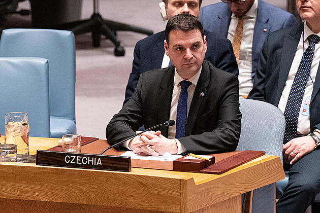 Macinka nevěří, že Maďaři donášejí do Moskvy. Opozice mluví o podrazu