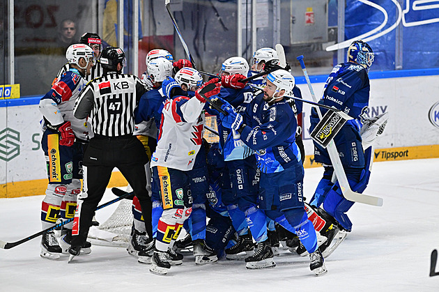 ONLINE: Kometa je zápas od vyřazení, Sparta se proti Plzni pokusí vyrovnat sérii