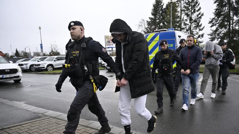 Fotbalový skandál před soudem: Do vazby míří čtyři lidé, mezi nimi i známý rozhodčí Býma