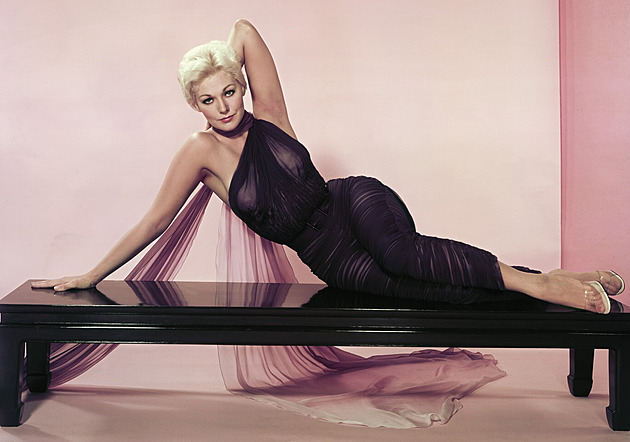 Necháš ji být. Vztah hvězd rozbil rasismus Hollywoodu. Skrze mafii