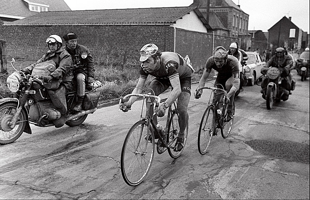 Dlažební kostka + žlutý trikot. Kdo dokázal triumfovat na Roubaix i Tour de France?