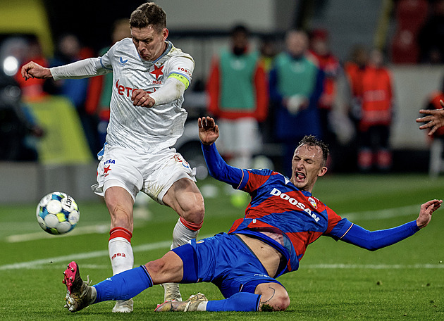 ONLINE: Slavia - Plzeň, domácí s Bořilem i Sanyangem. Hosté sází na Adua s Tourem