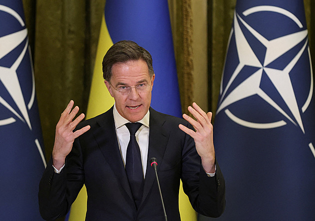 Babiš jedná s šéfem NATO Ruttem, tématem je summit NATO i výdaje na obranu