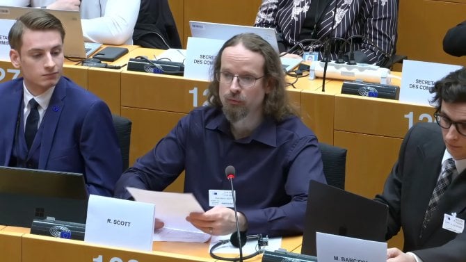 Petice proti „vypínání“ her uspěla, v europarlamentu nebyl jediný odpor. Svítá hráčům lepší budoucnost?