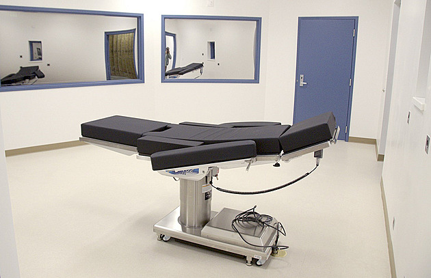 Zapálil sousedku, která ho přistihla při vloupání. Teď Američana popravili