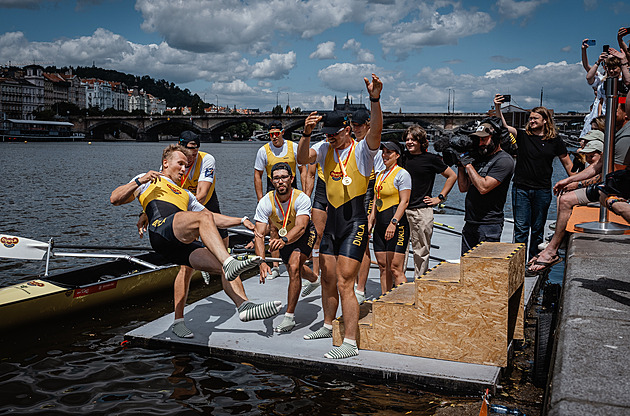 Primátorky suverénně vyhráli veslaři Dukly, ženám vládla posádka Olympu